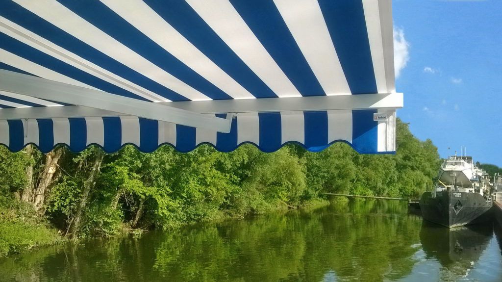 Delta napellenző -Budapest -Komp u. uszály