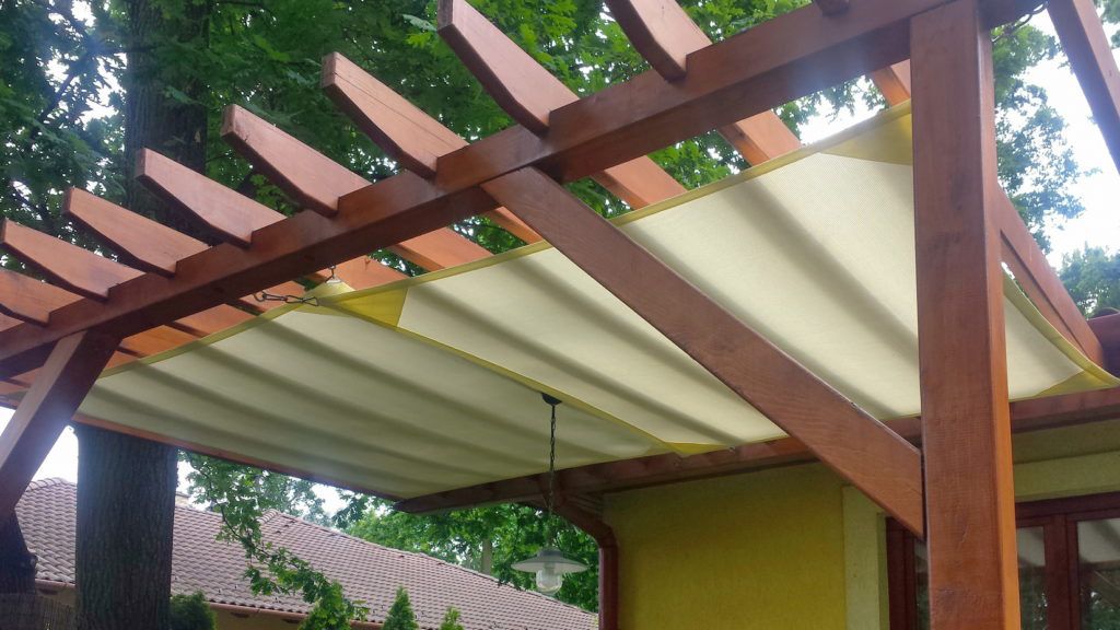 Pergolát árnyékolni? Csakis napvitorlával Pergolát árnyékolni? Csakis napvitorlával