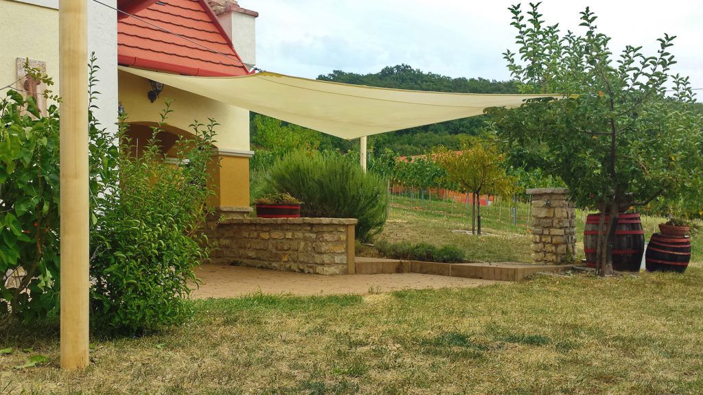 Napvitorla -Fix Monoszló