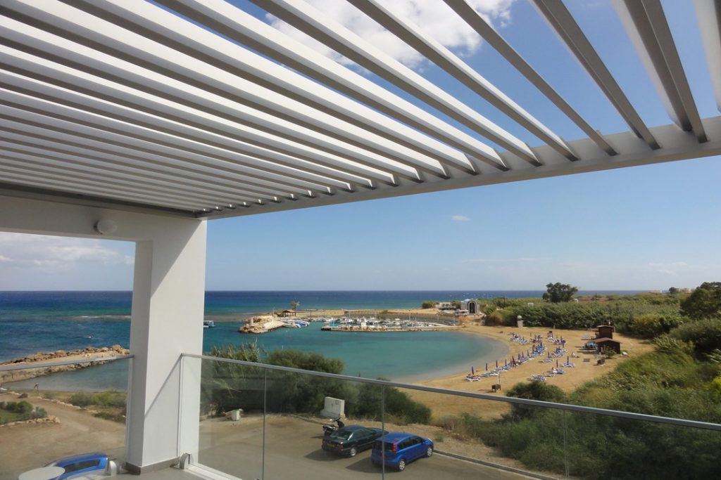 Bioklimatikus pergola -Nyaraló 1